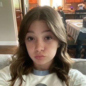 Meet your Posher, Ava